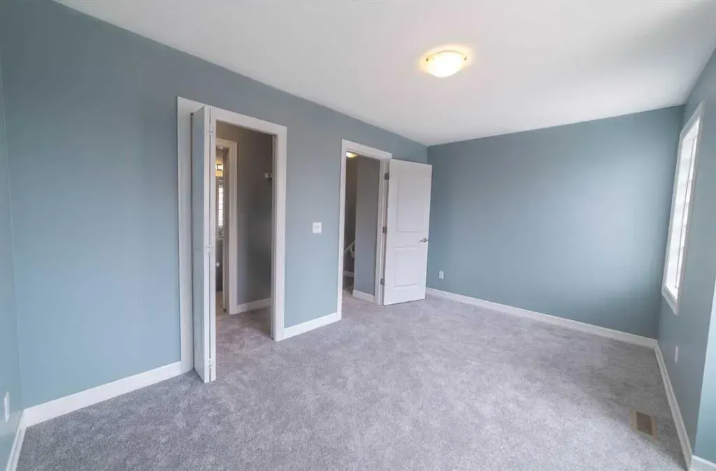 121 Copperpond Common SE, #1218