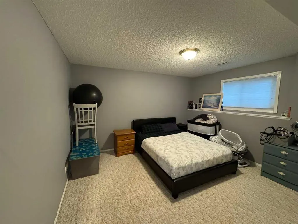 806 Cherry Crescent