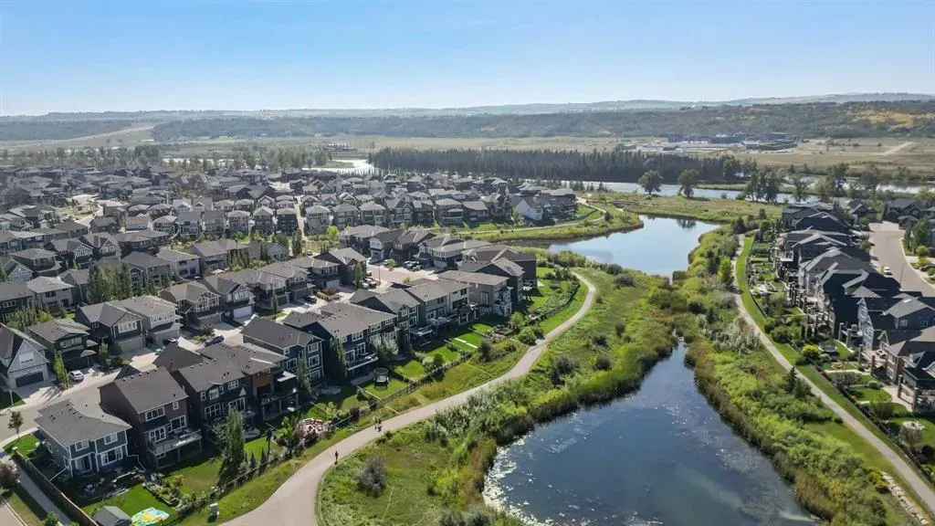 13 Cranbrook Cove SE