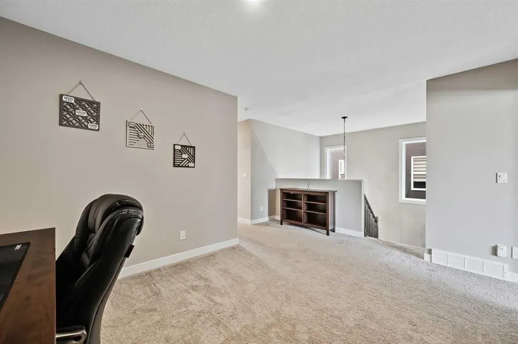 13 Cranbrook Cove SE