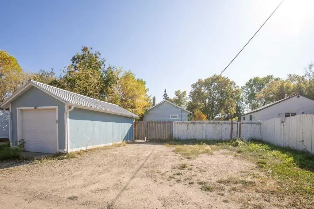 4738 53 Street