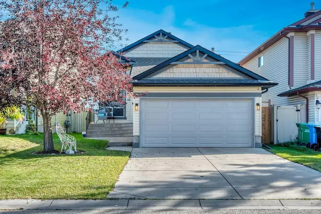 128 Chapalina Crescent SE