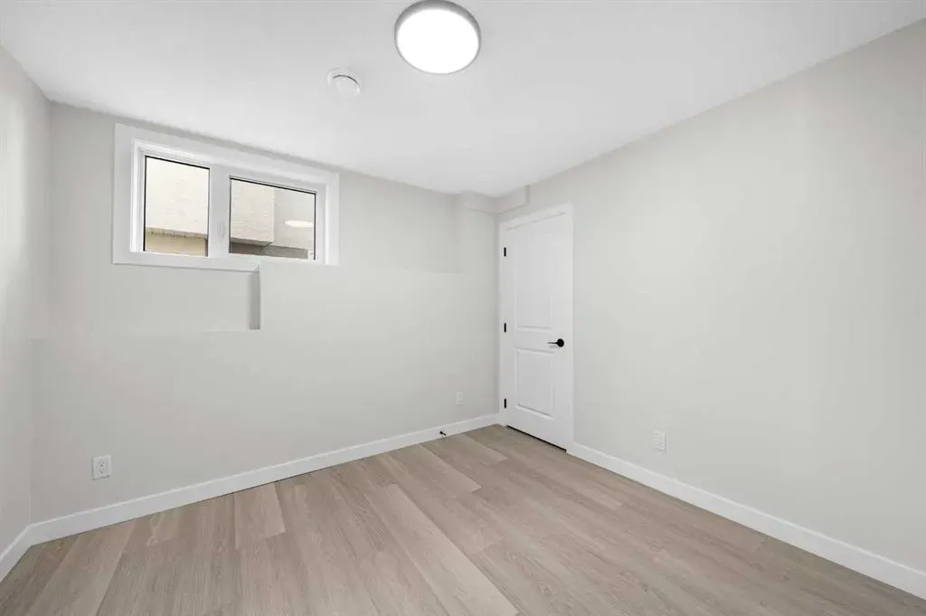 184 Panorama Hills Manor NW