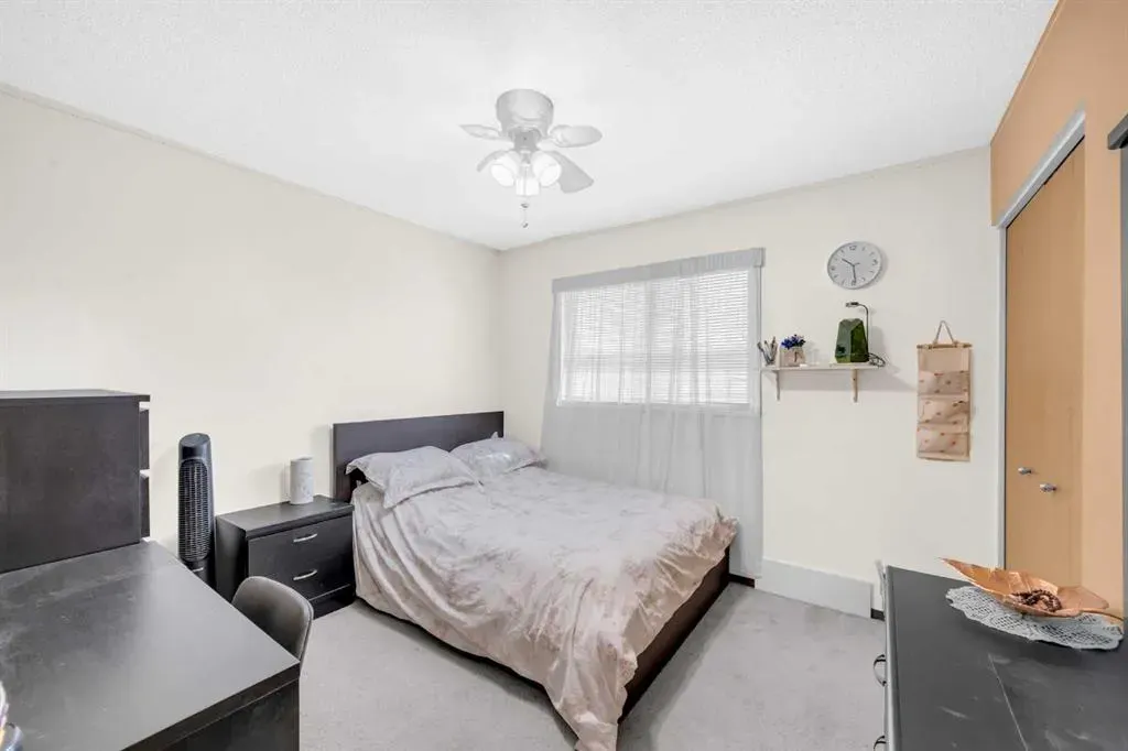 4 Fallingworth Bay NE