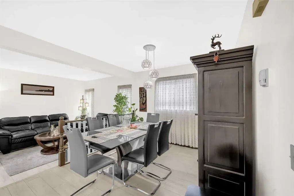 4 Fallingworth Bay NE