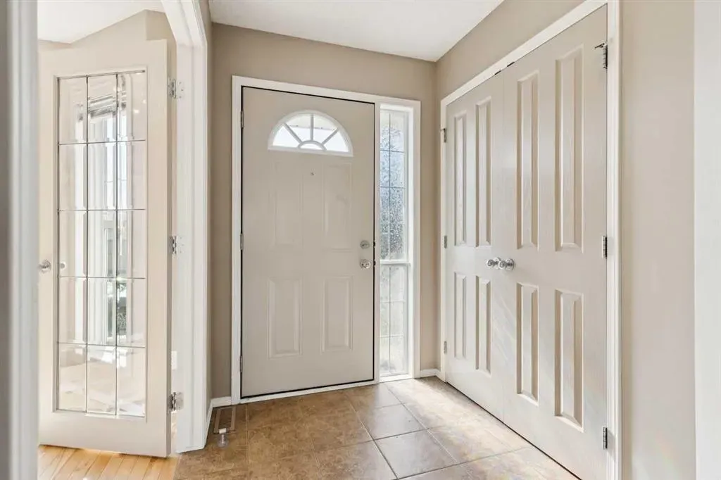 46 Cranberry Close SE