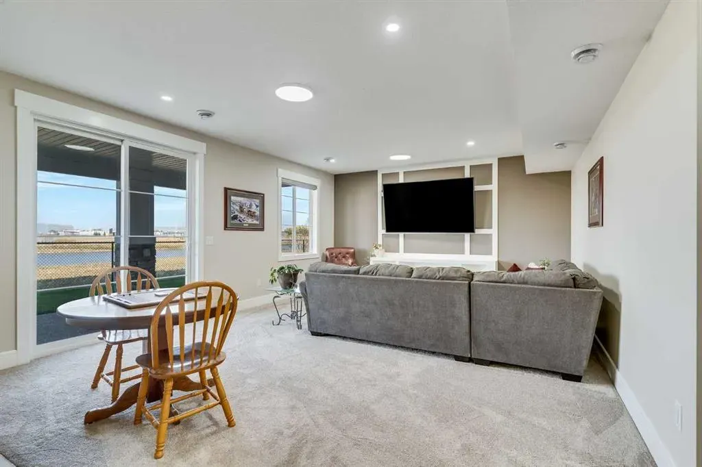 125 North Bridges Bay SW