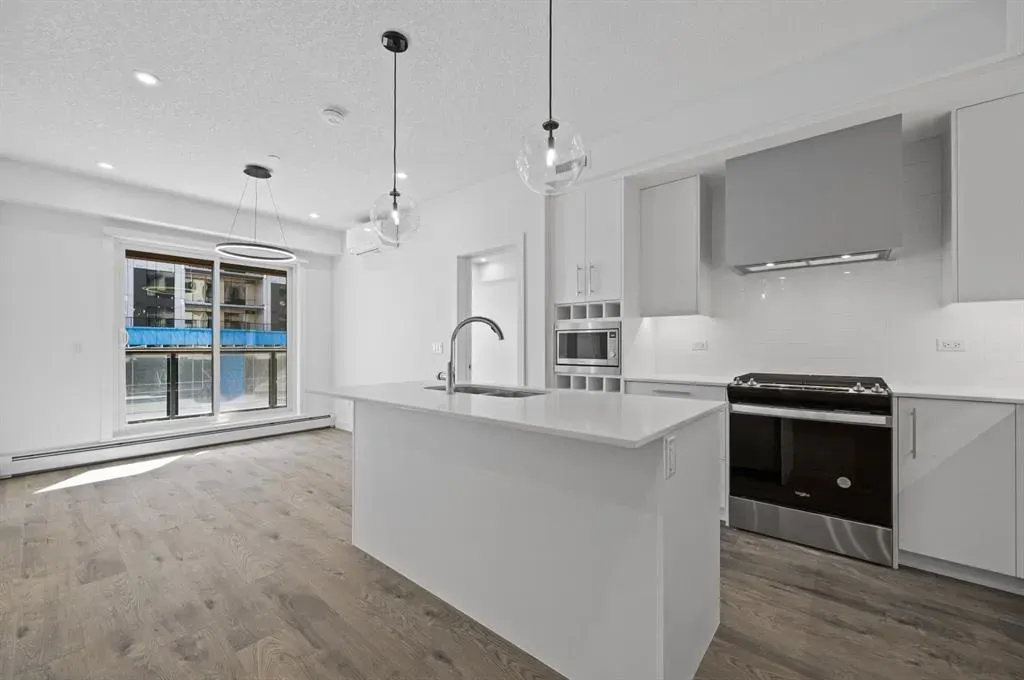 8370 Broadcast Avenue SW, #204