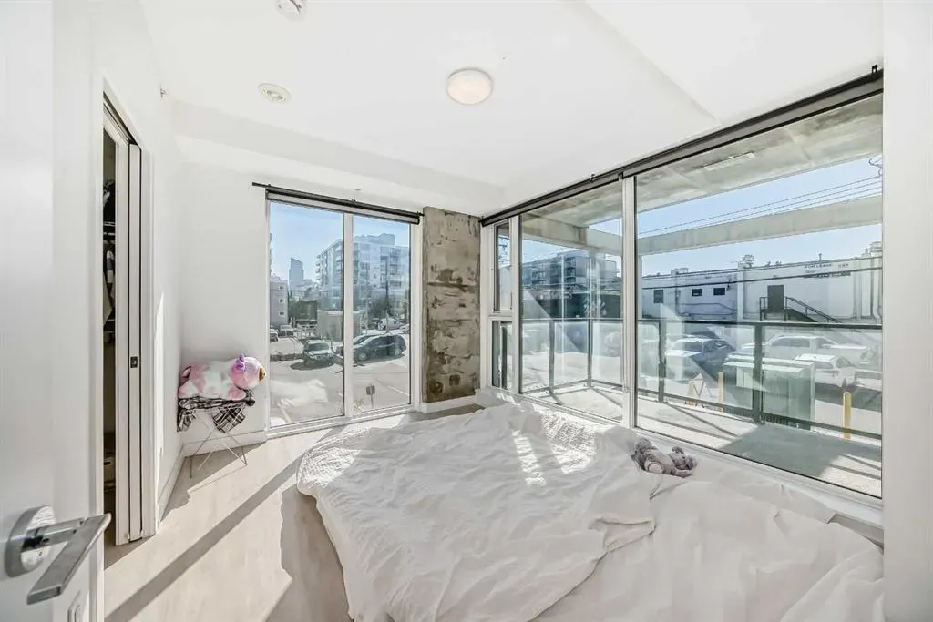 327 9A Street NW, #202