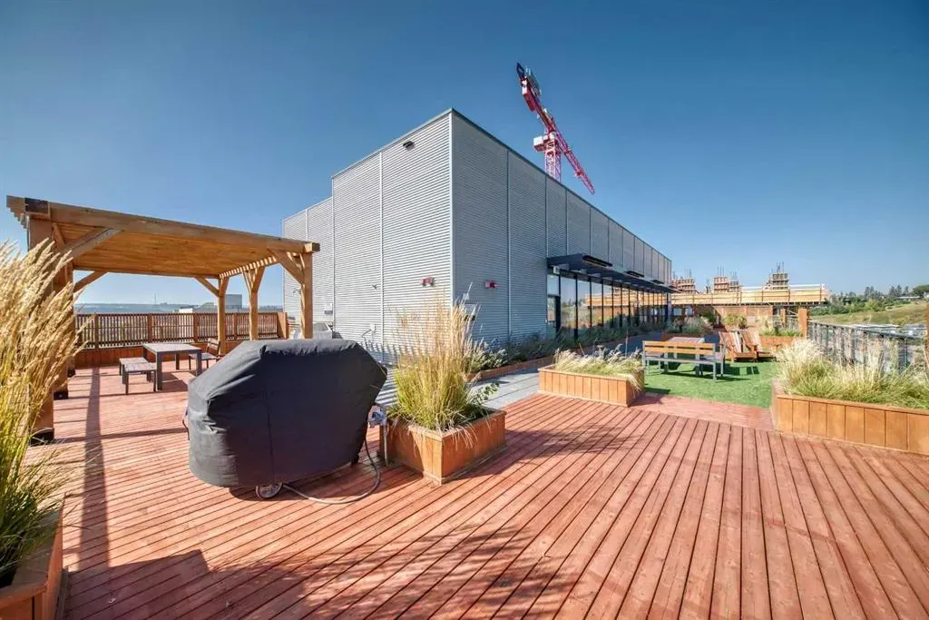 327 9A Street NW, #202