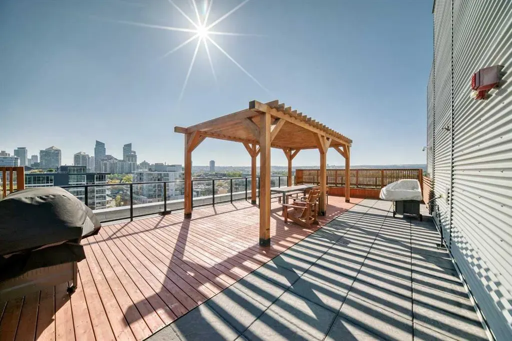 327 9A Street NW, #202