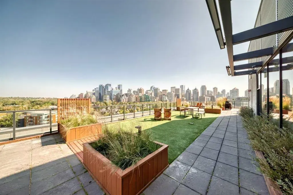 327 9A Street NW, #202