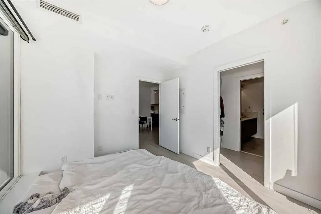 327 9A Street NW, #202