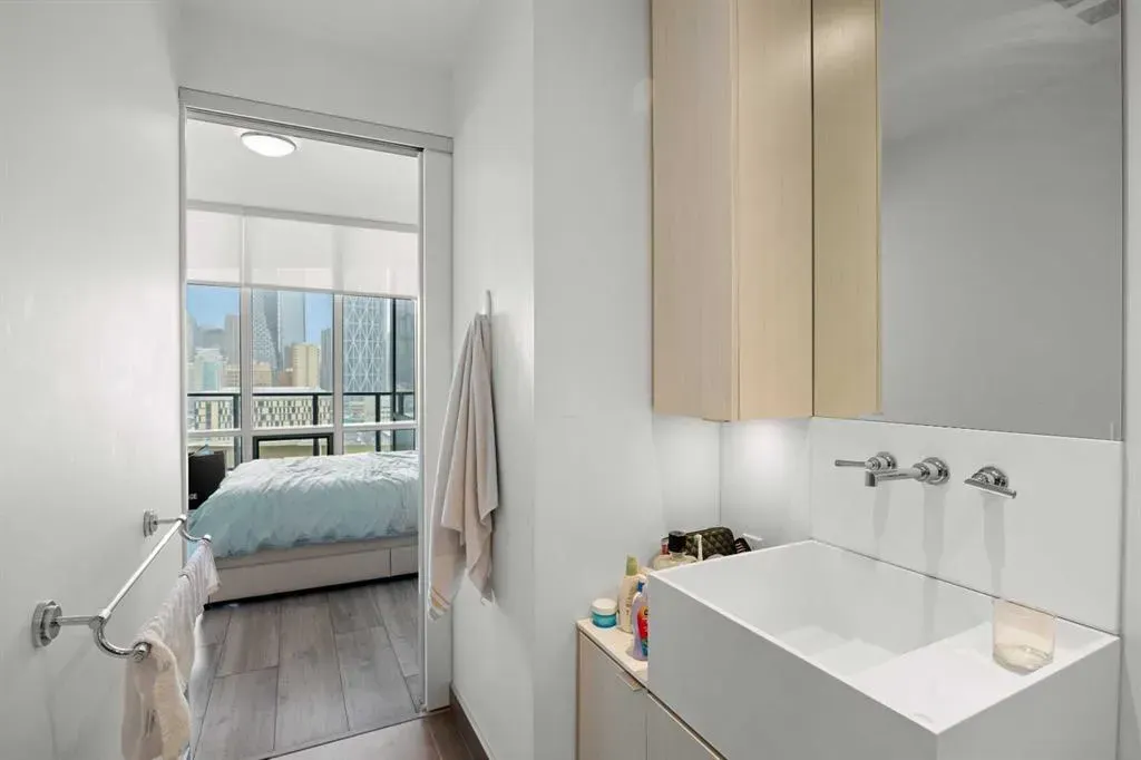 615 6 Avenue SE, #1610