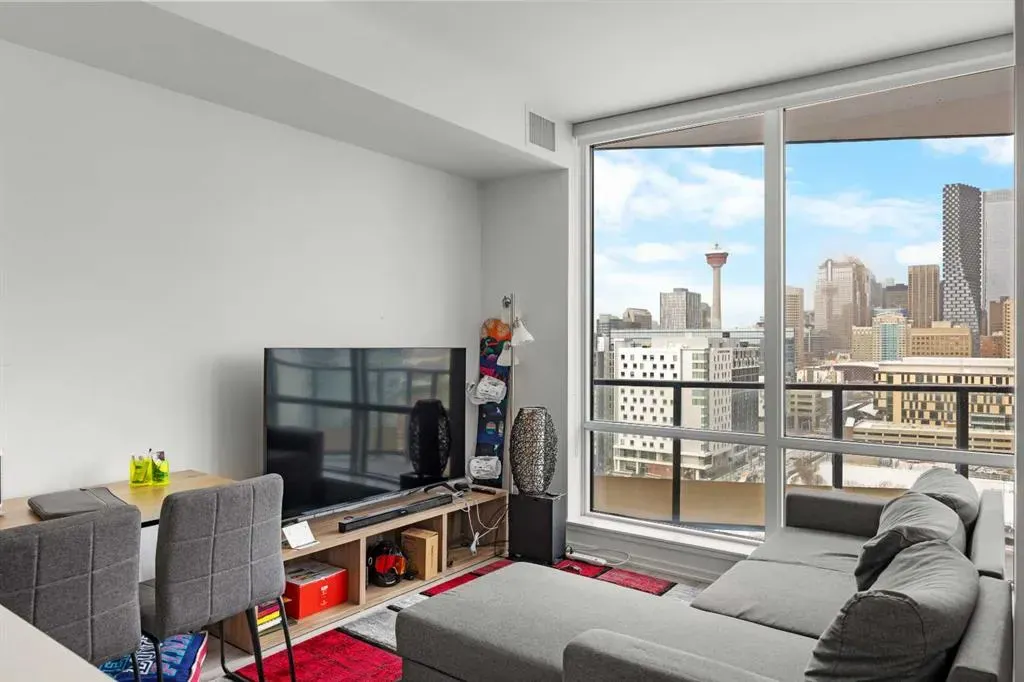 615 6 Avenue SE, #1610