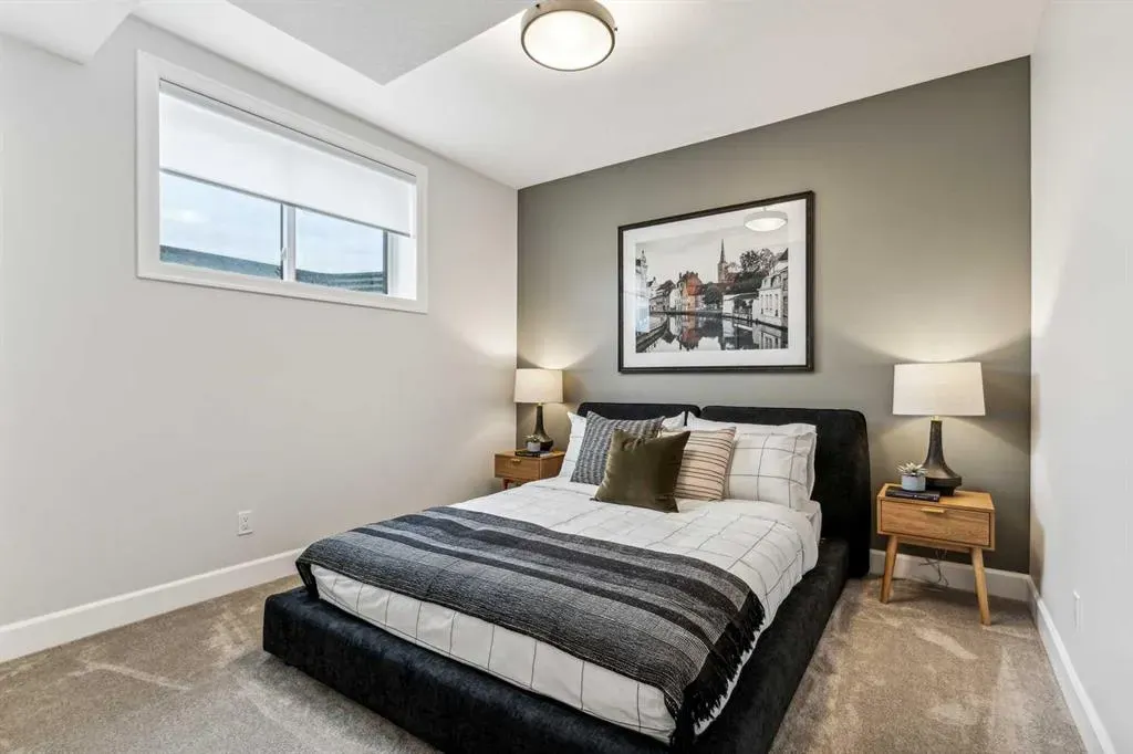 211 Calais Drive SW
