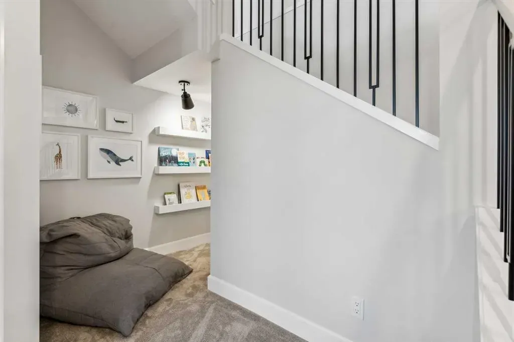 211 Calais Drive SW