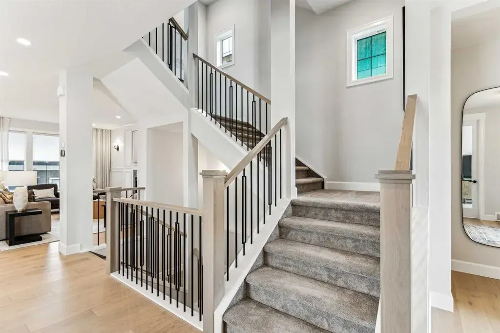 211 Calais Drive SW