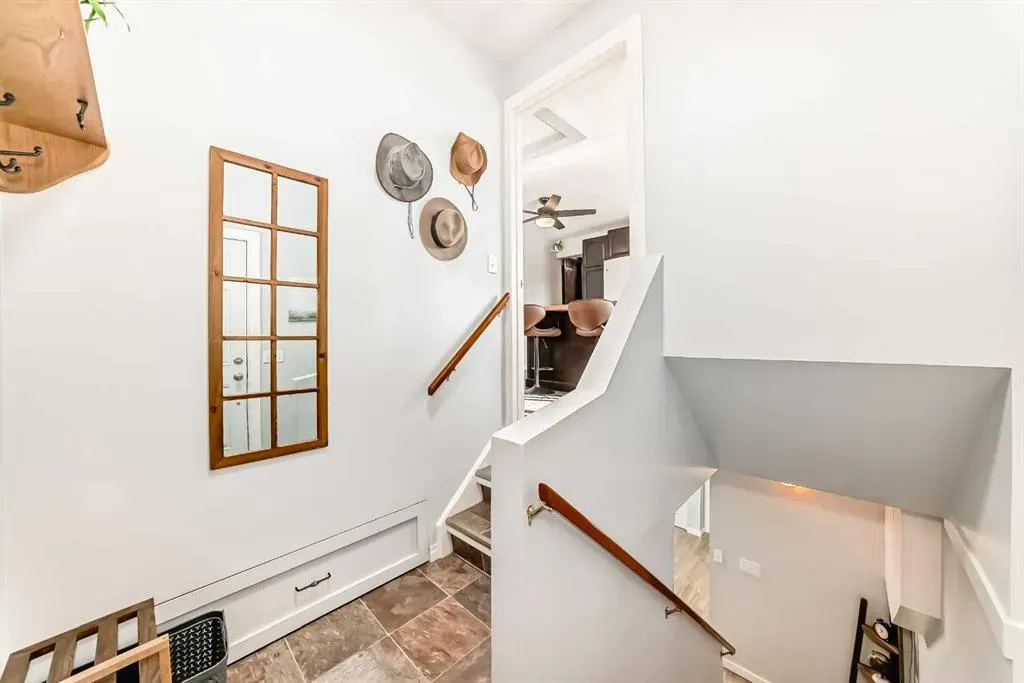 8 Abadan Crescent NE