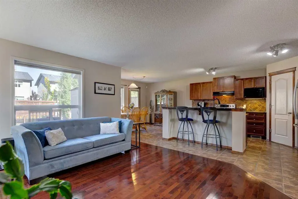 78 Cougarstone Close SW