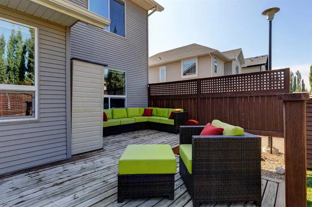78 Cougarstone Close SW