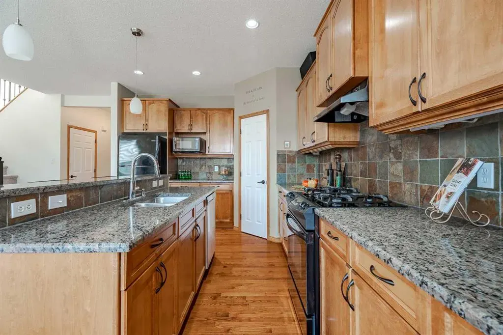 48 ST Moritz Terrace SW