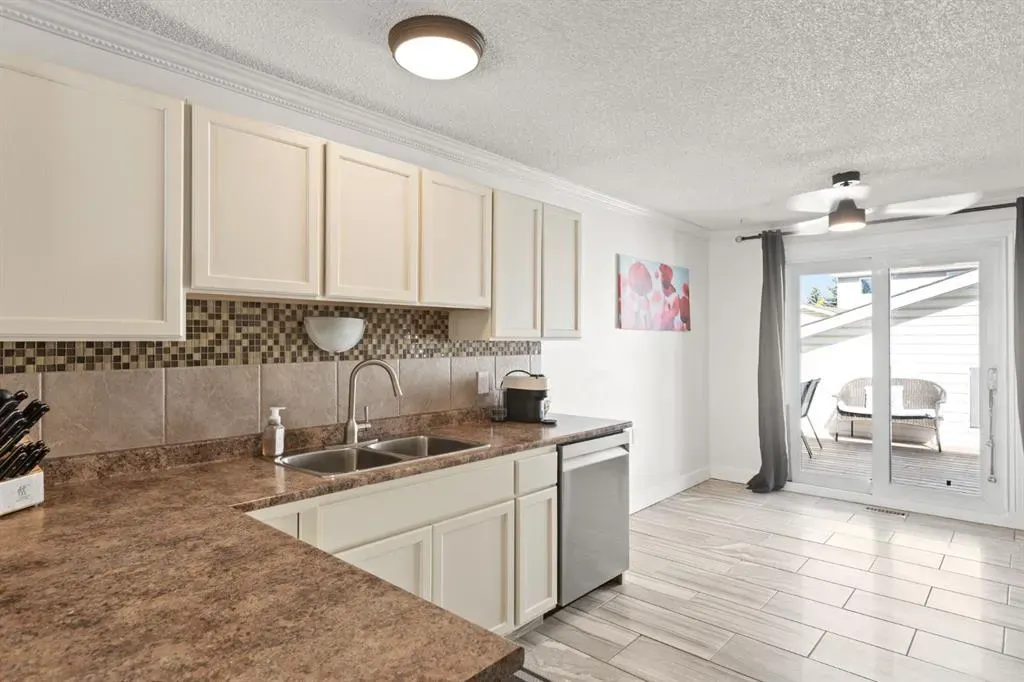 7 Erin Park Bay SE