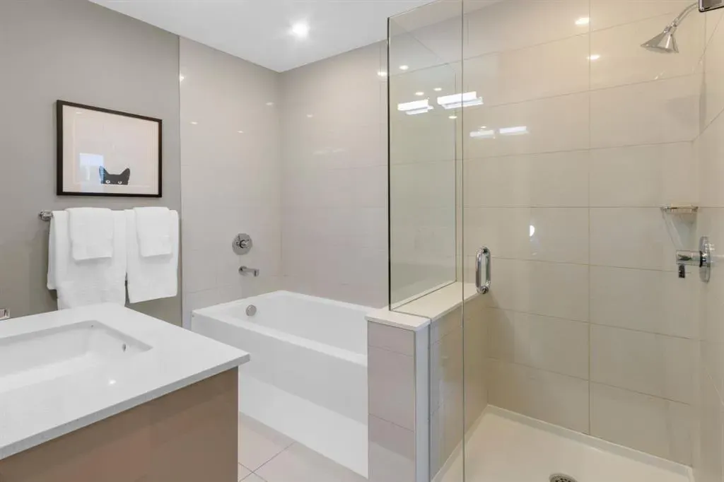 301 10 Street NW, #211