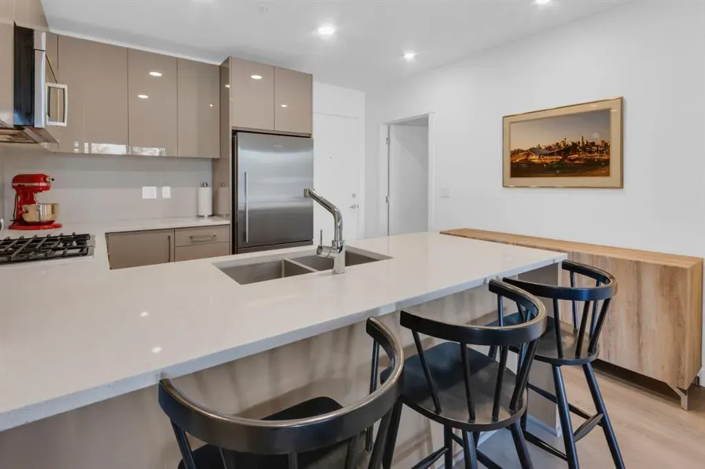 301 10 Street NW, #211