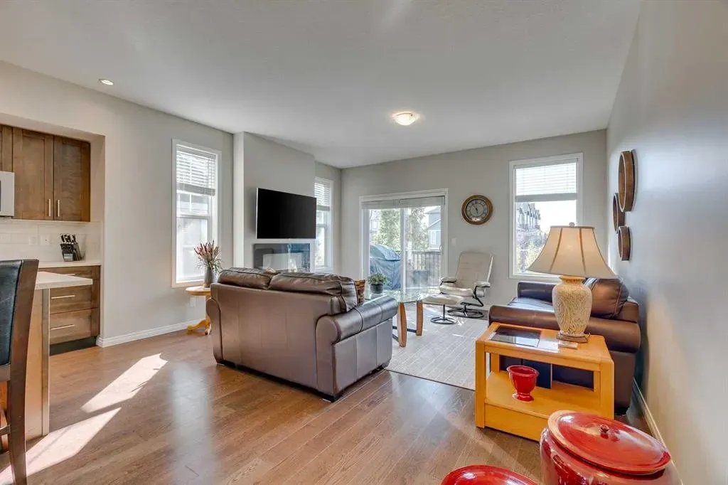 280 Williamstown Close NW, #501