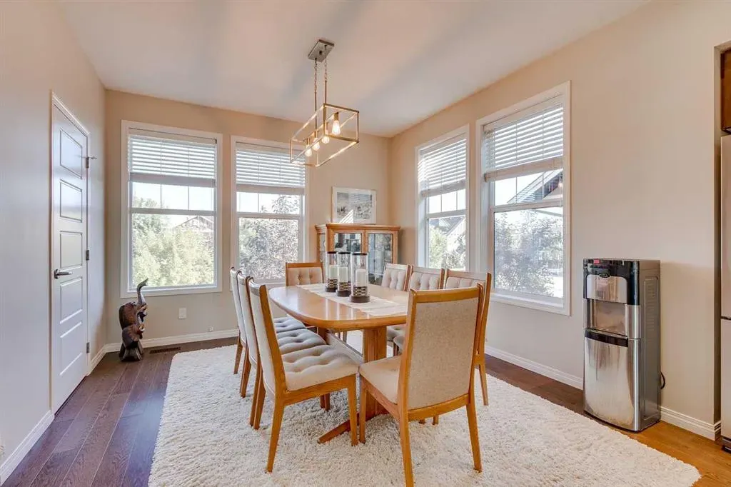 280 Williamstown Close NW, #501