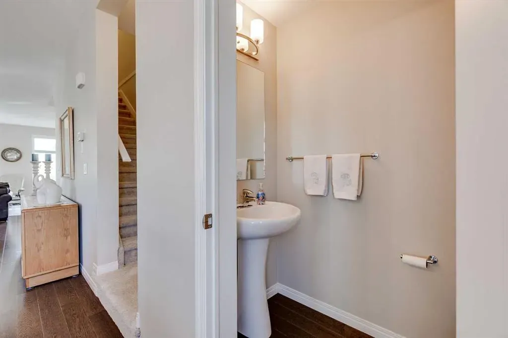 280 Williamstown Close NW, #501