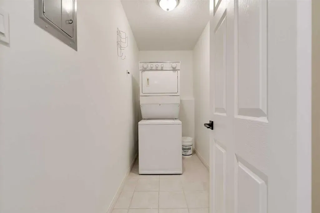 1424 22 Avenue SW, #104
