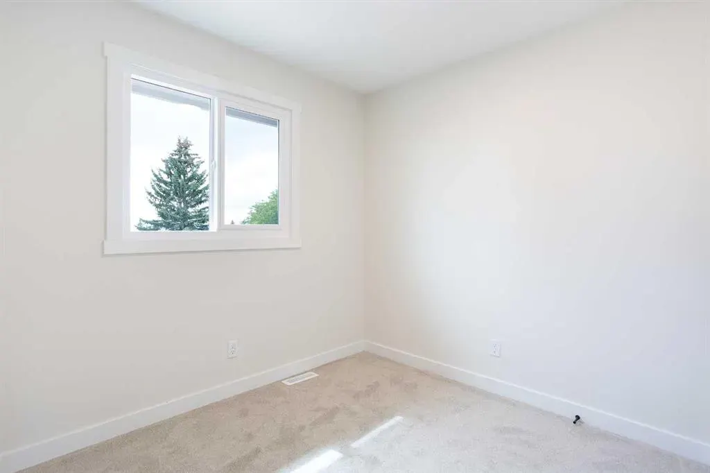 24 Hawkwood Crescent NW