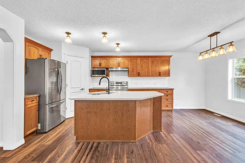 331 Springbank Place SW