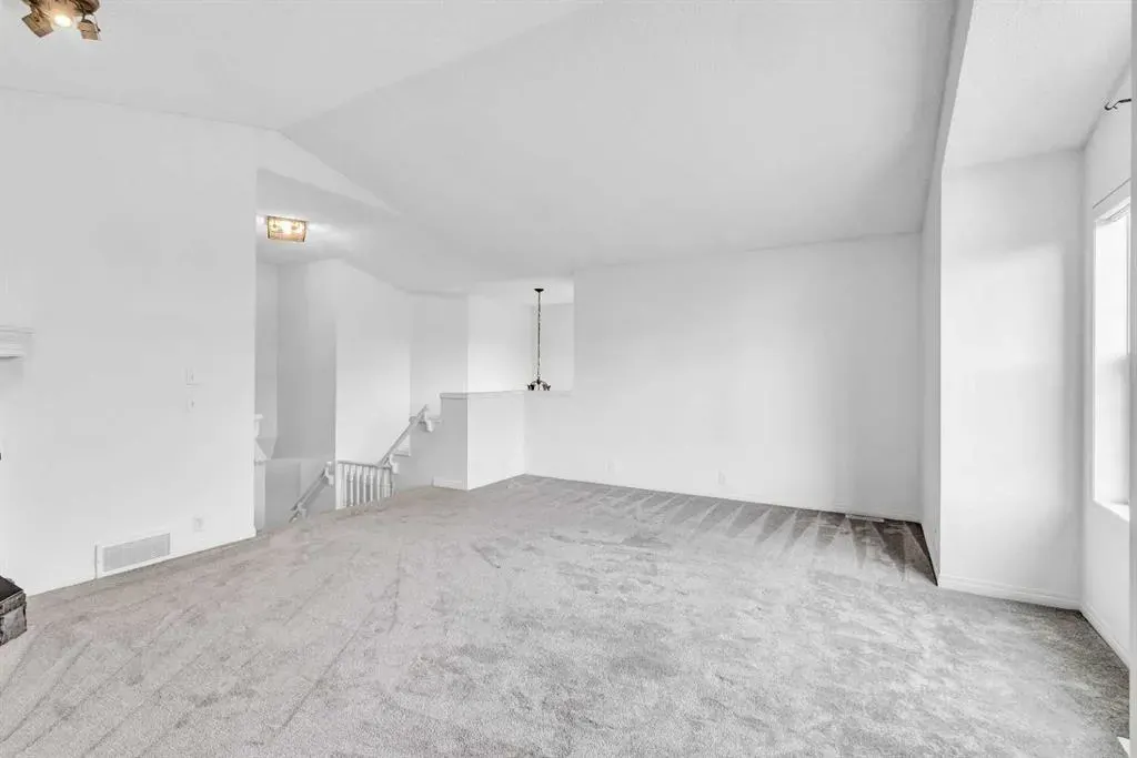 331 Springbank Place SW