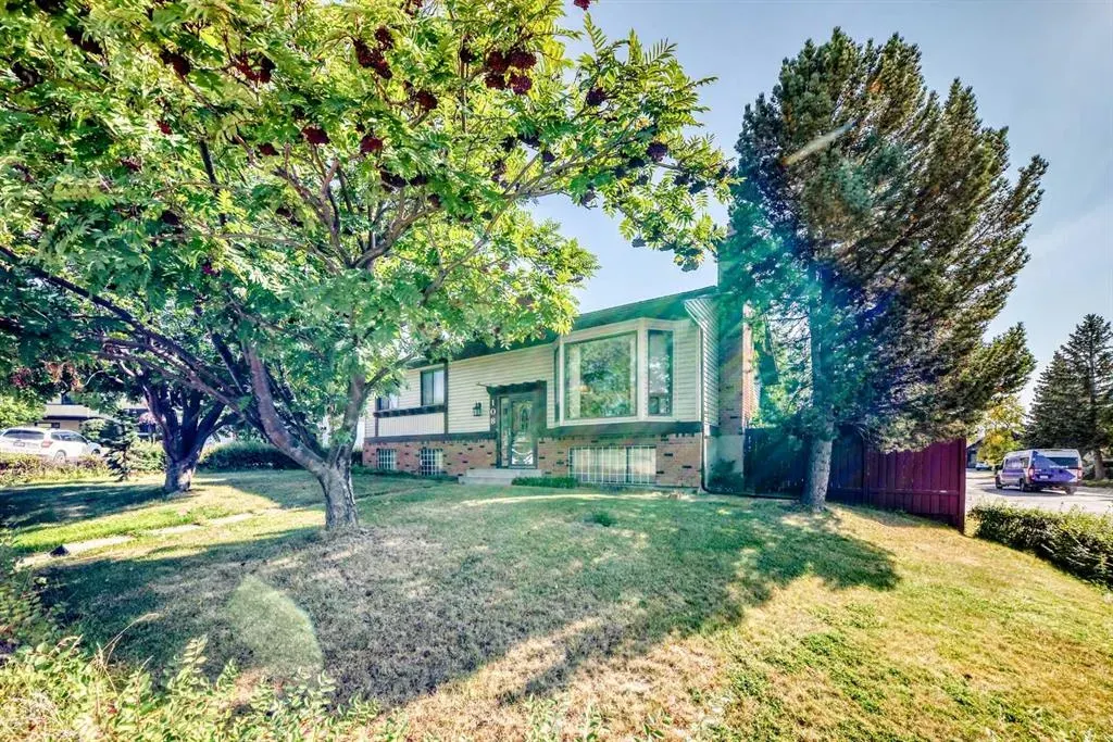 108 Jensen Place NE