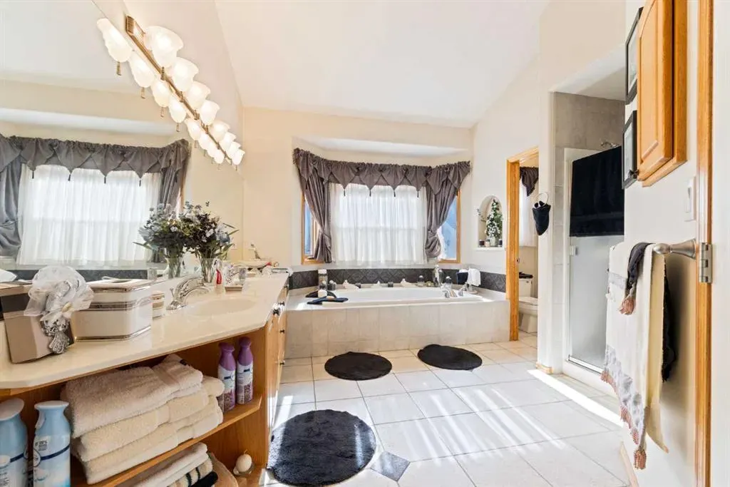 16 Arbour Estates View NW