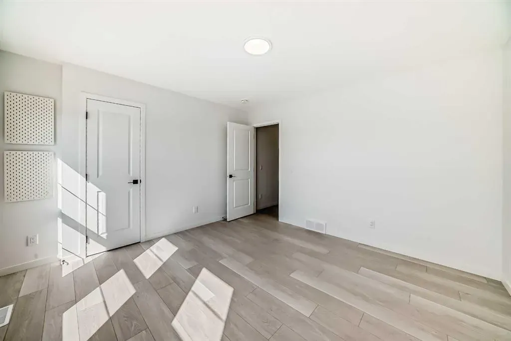 392 Carringvue Place NW