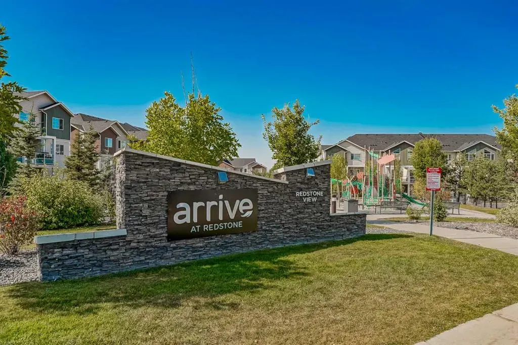 108 Redstone View NE