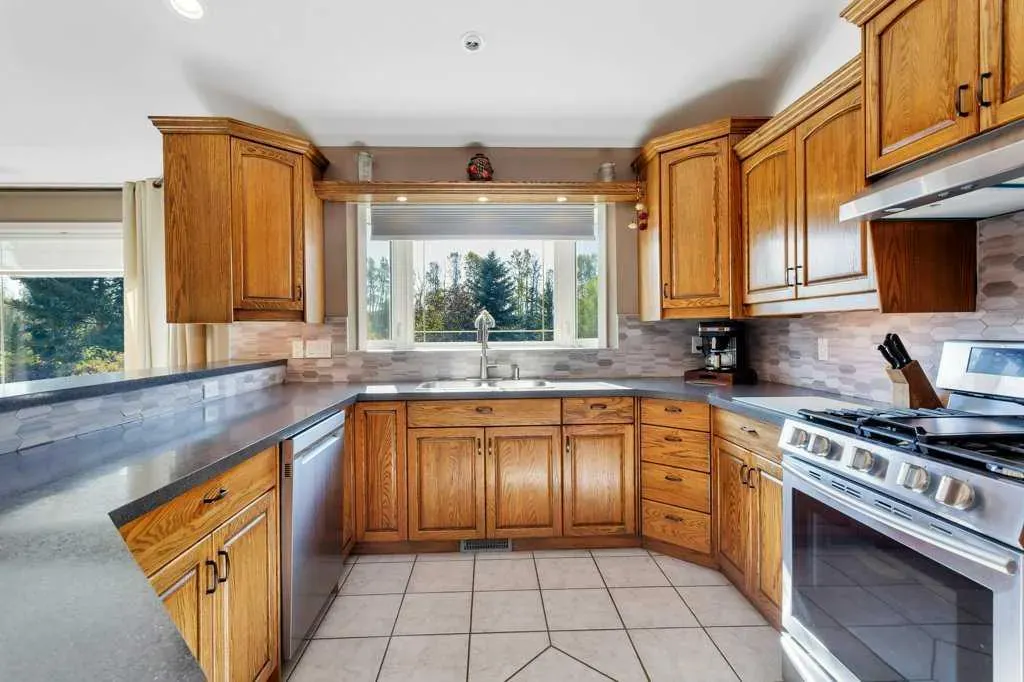 33016 Township Road 424A