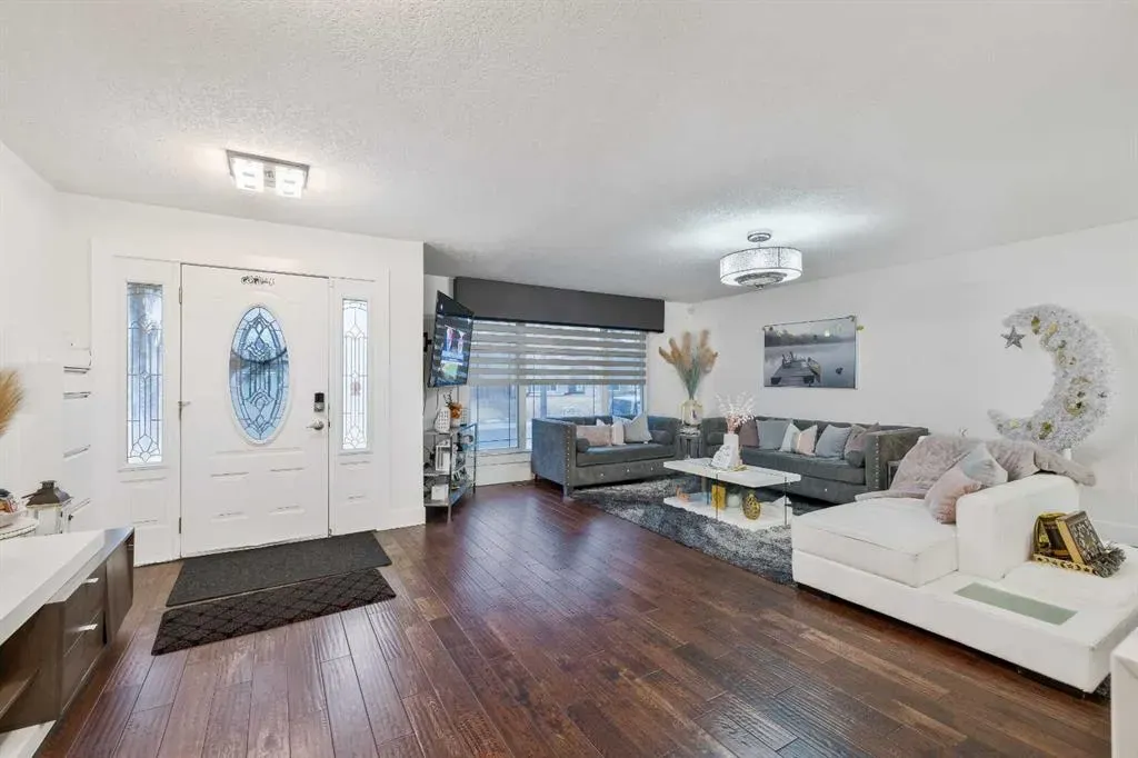 124 Whiteside Crescent NE