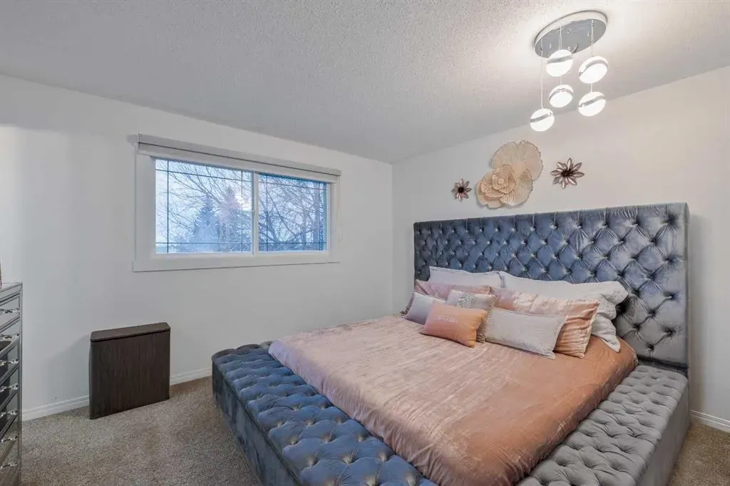 124 Whiteside Crescent NE