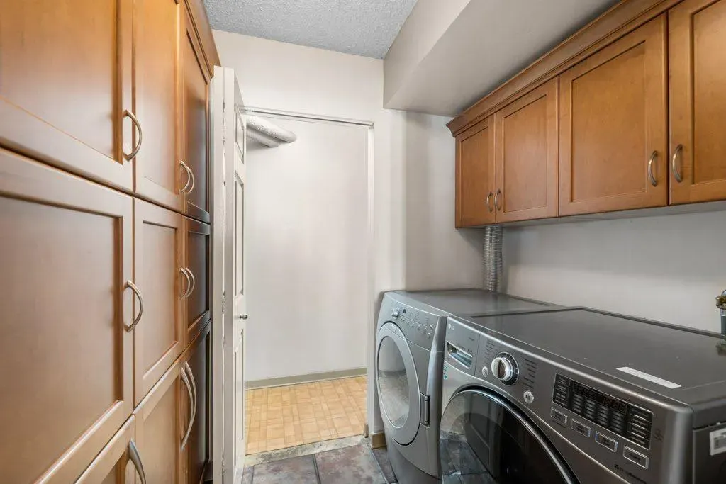 1100 8 Avenue SW, #1207