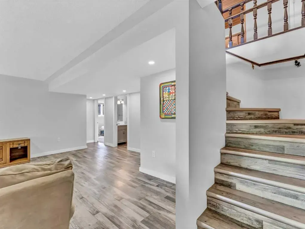 14 Finlay Court SW