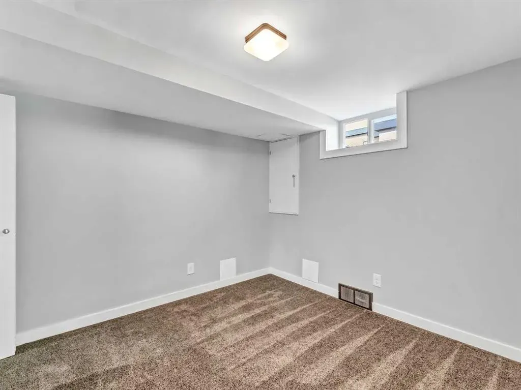 14 Finlay Court SW