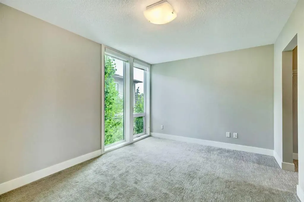 2717 17 Street SW, #204