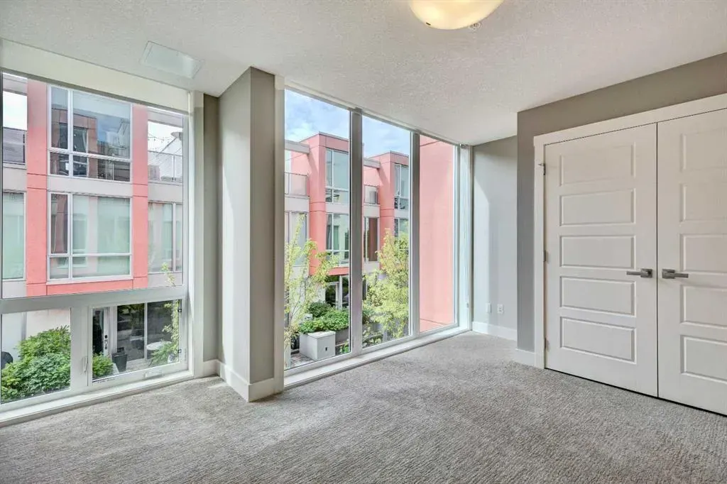 2717 17 Street SW, #204