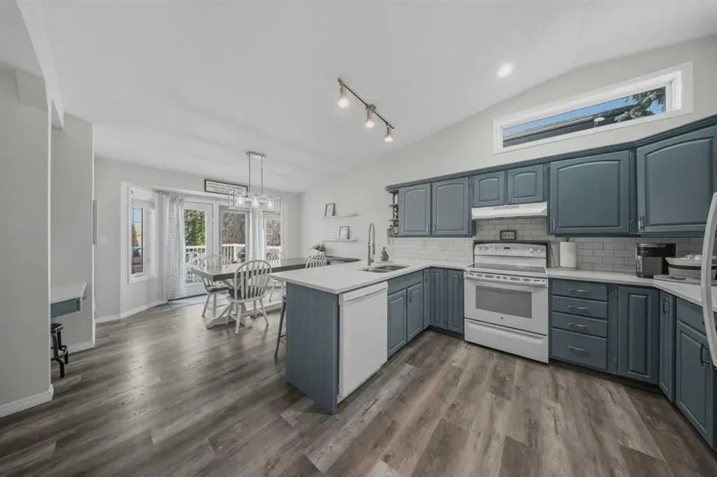 105 Darling Crescent