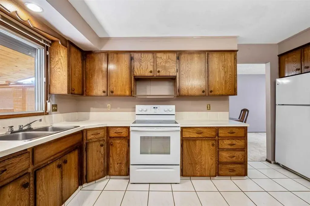 344 Parkland Way SE